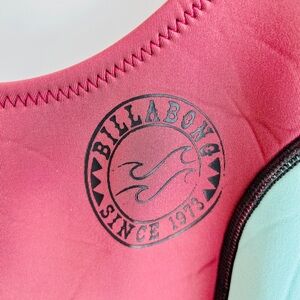 Like new, worn twice. Billabong surf capsule sleeveless wetsuit, 1 mm.